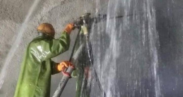 原创 云南是真的“难”,一条隧道难倒了中国基建,花费2年才挖了156米4