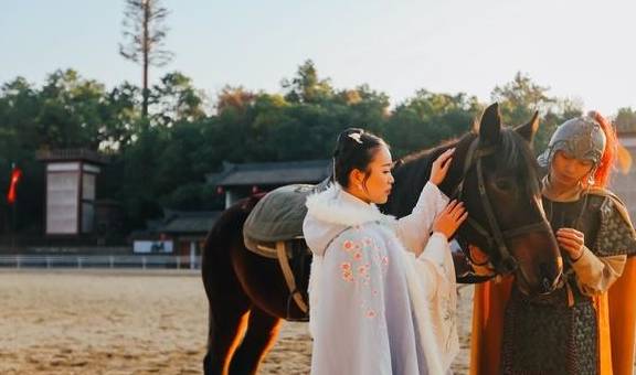 原创 无锡一座以四大名著为主的景区，马术杂技演出不断，游客直呼精彩2
