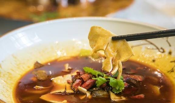 原创 中国受老年人喜爱的4个城市，风景美，医疗条件好，太适合养老了5