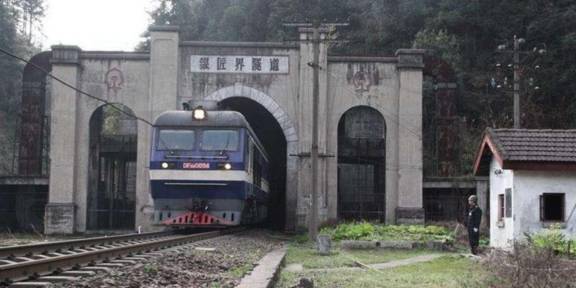 蚂蚁消金220亿融资“凉凉”？信达退出，鱼跃、舜宇排队暂缓1