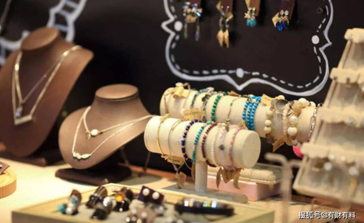 原创 周大福、周生生、周六福，为何都“姓周”？哪个才是正品？1