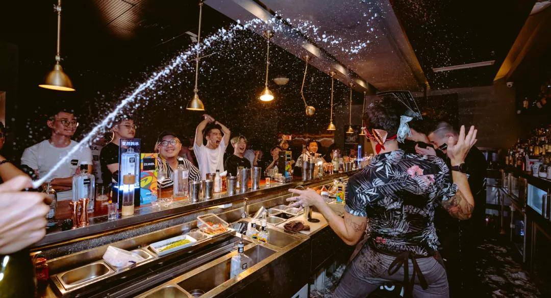 工信部定调白酒新方向，苦战十年的江小白们，春天要来了？1