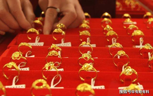 原创 王健林投资百亿,许家印斥资千亿,“偏远小城”为何受到青睐?4