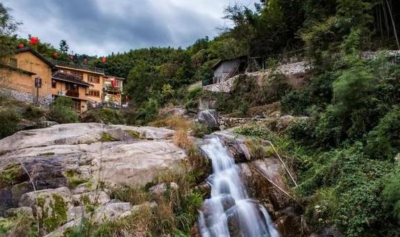 原创 曾上榜 CNN、《中国国家地理杂志》这座浙西小县城原来这么美19