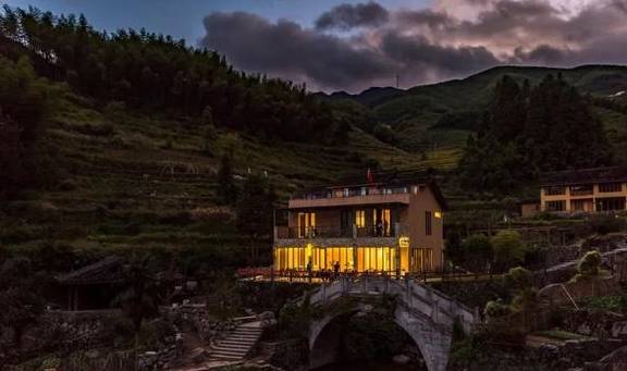 原创 曾上榜 CNN、《中国国家地理杂志》这座浙西小县城原来这么美22