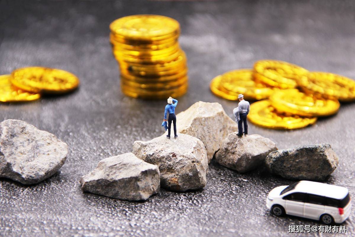 原创 普通人抱怨“赚不到钱”,企业表示“没钱赚”,那钱被谁赚走了?3