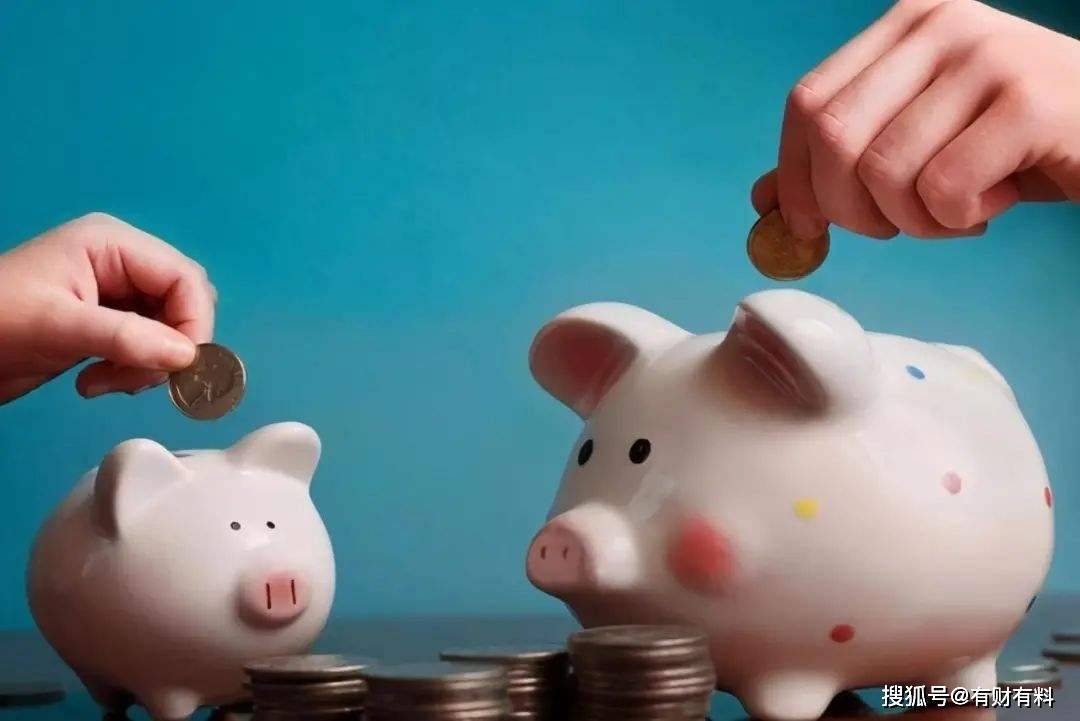 原创 普通人抱怨“赚不到钱”,企业表示“没钱赚”,那钱被谁赚走了?6