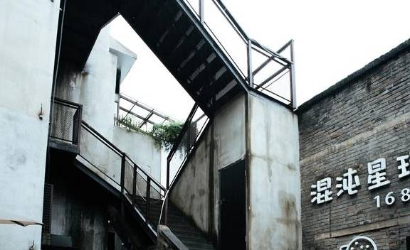 原创 重庆旅游必打卡的景点之一,因多部电影在此取景而走红,不要门票4