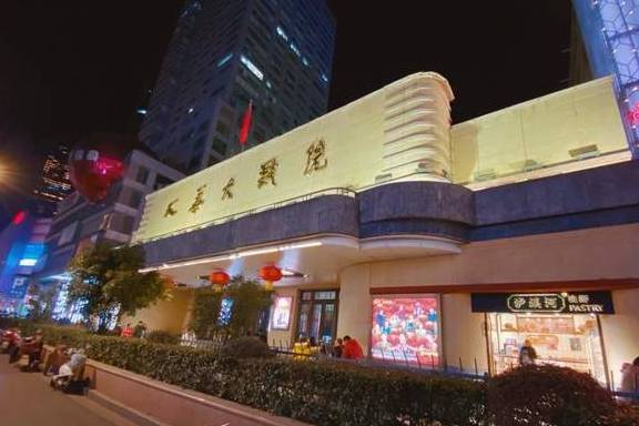 原创 南京新街口“最古老”的建筑，虽然很破旧，但任何开发商都拆不起1