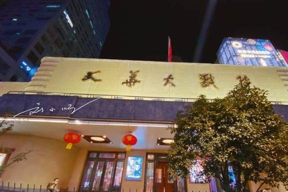 原创 南京新街口“最古老”的建筑，虽然很破旧，但任何开发商都拆不起2