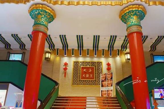 原创 南京新街口“最古老”的建筑，虽然很破旧，但任何开发商都拆不起4