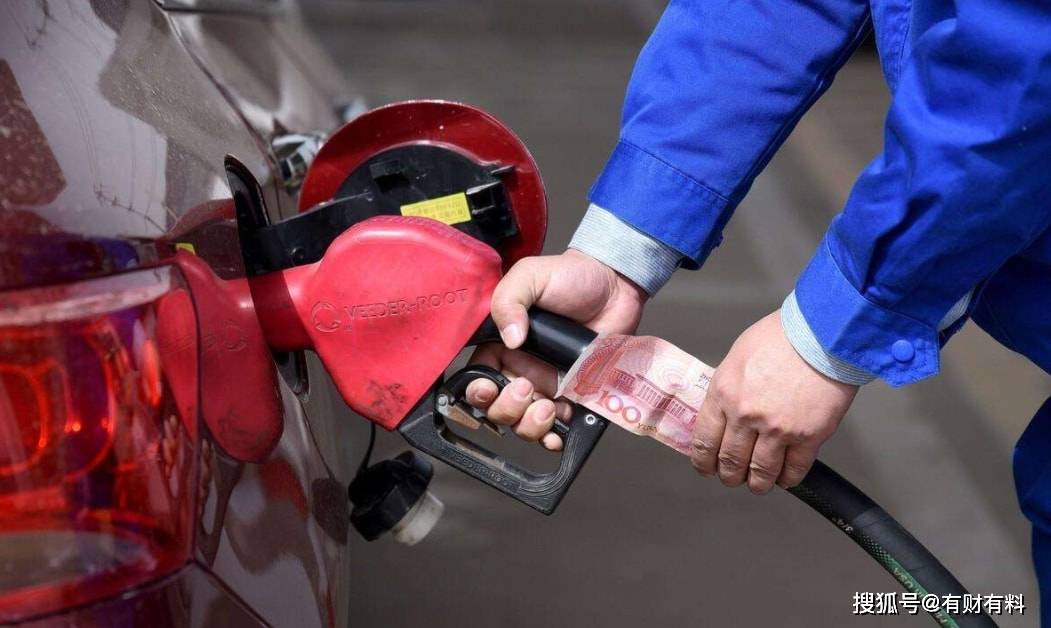 原创 2022年迎来“第一涨”!加满一箱要多花13元,今年油价会怎么走?5