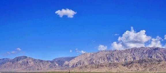 原创 位于新疆的这个峡谷，颜色如火，可媲美美国羚羊谷1