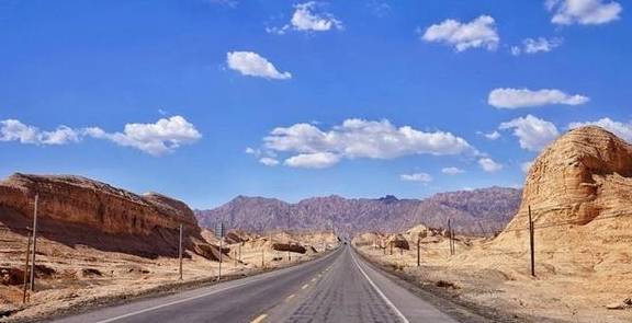 原创 位于新疆的这个峡谷，颜色如火，可媲美美国羚羊谷3