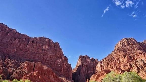 原创 位于新疆的这个峡谷，颜色如火，可媲美美国羚羊谷12