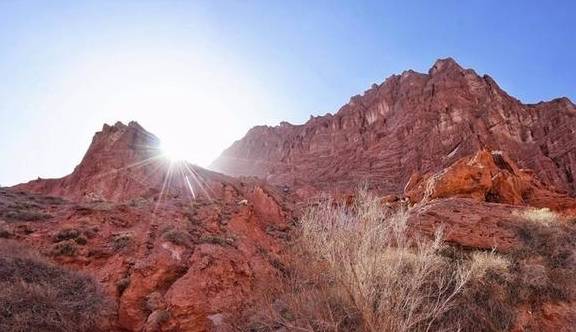 原创 位于新疆的这个峡谷，颜色如火，可媲美美国羚羊谷13