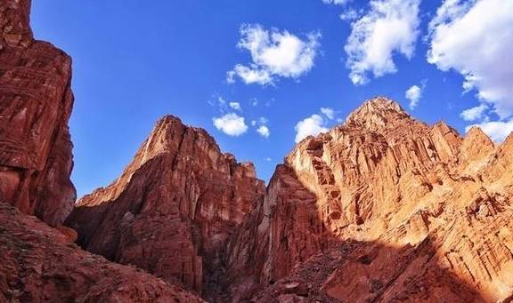 原创 位于新疆的这个峡谷，颜色如火，可媲美美国羚羊谷14