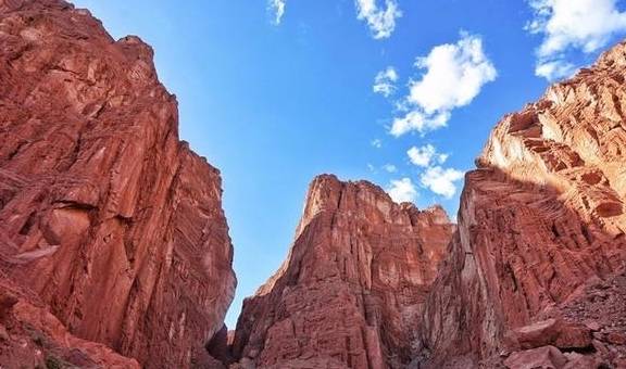 原创 位于新疆的这个峡谷，颜色如火，可媲美美国羚羊谷15