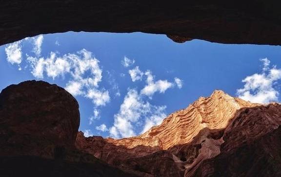 原创 位于新疆的这个峡谷，颜色如火，可媲美美国羚羊谷17