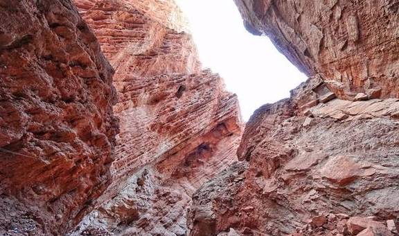 原创 位于新疆的这个峡谷，颜色如火，可媲美美国羚羊谷18