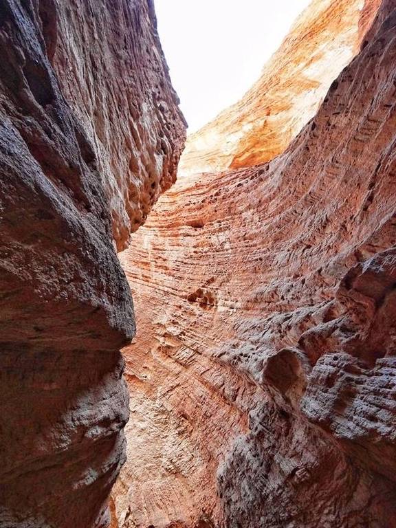 原创 位于新疆的这个峡谷，颜色如火，可媲美美国羚羊谷20