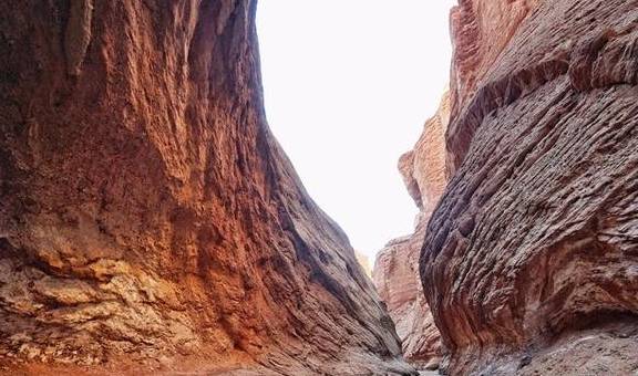 原创 位于新疆的这个峡谷，颜色如火，可媲美美国羚羊谷22