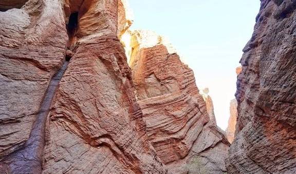 原创 位于新疆的这个峡谷，颜色如火，可媲美美国羚羊谷26