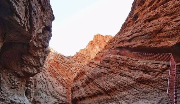 原创 位于新疆的这个峡谷，颜色如火，可媲美美国羚羊谷33