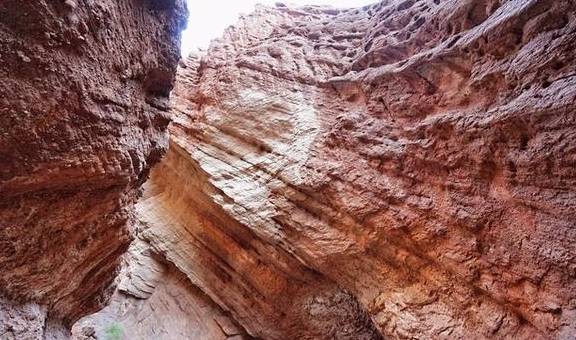 原创 位于新疆的这个峡谷，颜色如火，可媲美美国羚羊谷34