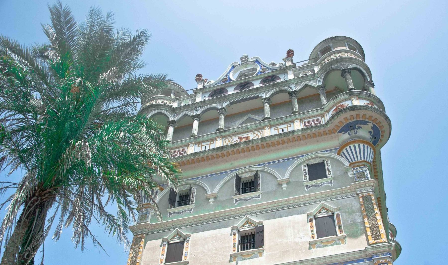 原创 我国超神奇的碉楼,华侨文化的典范之作,千姿百态的建筑群超震撼4