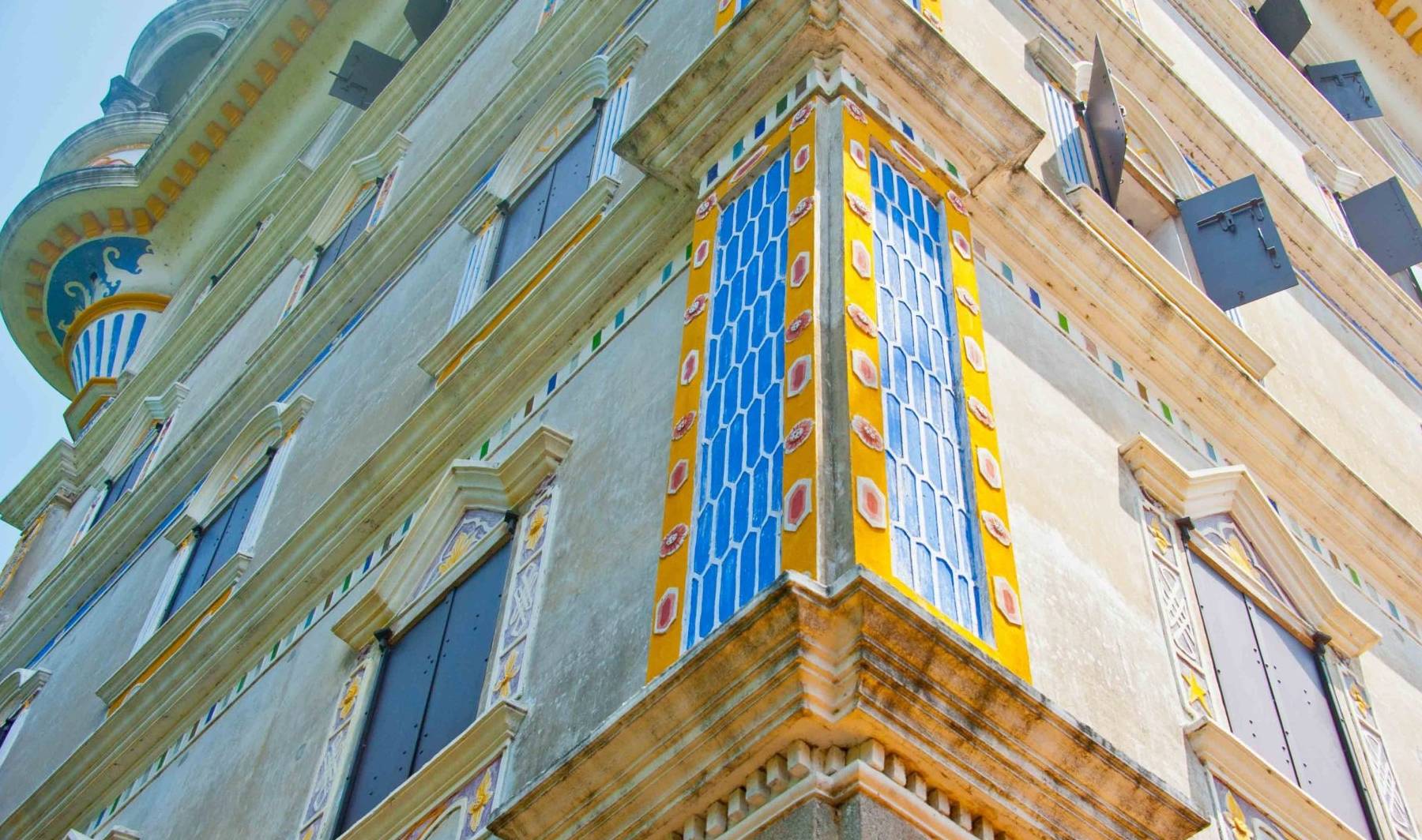 原创 我国超神奇的碉楼,华侨文化的典范之作,千姿百态的建筑群超震撼7