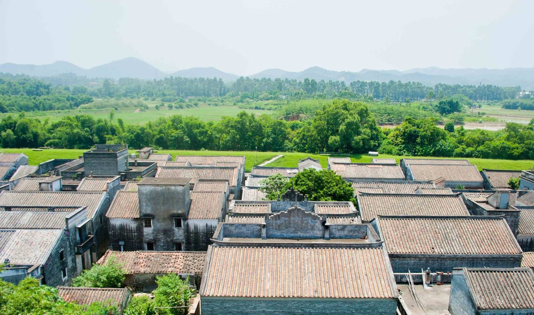 原创 我国超神奇的碉楼,华侨文化的典范之作,千姿百态的建筑群超震撼10