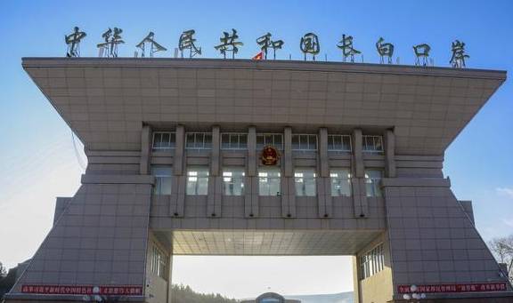 原创 白山抚松藏着个“木屋村落”,落泪的风景连绵,去这里返璞归真吧3