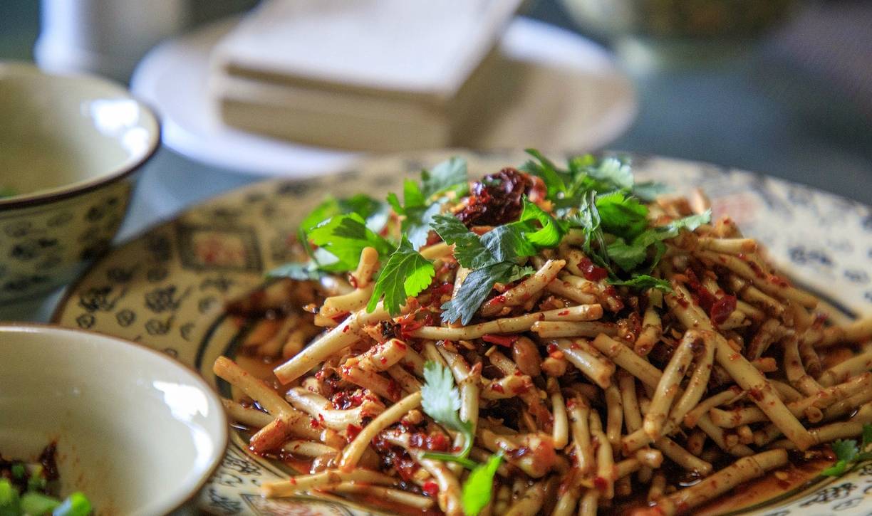 贵州的山区里隐藏着民族特色建筑群,彝族风情海坪文化小镇10