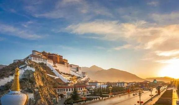 原创 晒太阳、喝甜茶、文艺CityWalk……日光之城拉萨,太适合过冬了!1