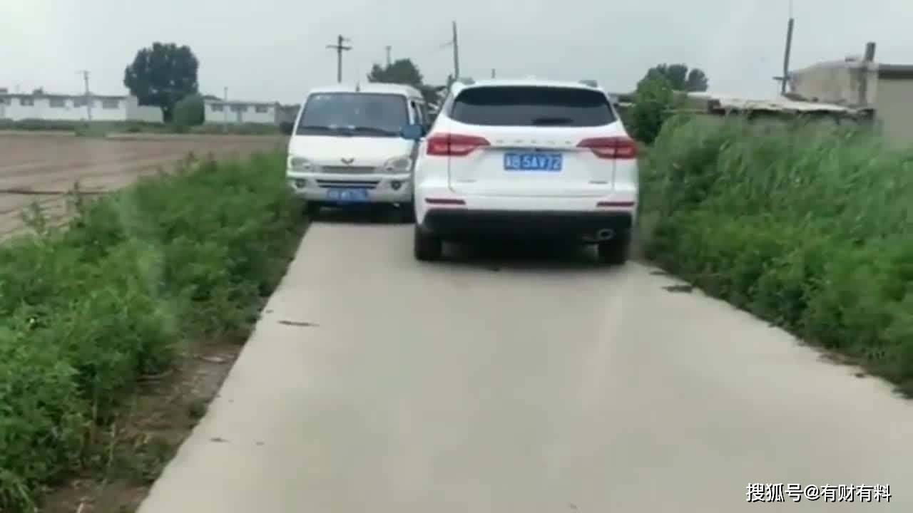 原创 农村修路最宽才“3.5”米?明明很窄,为何都不扩宽?原因找到了2