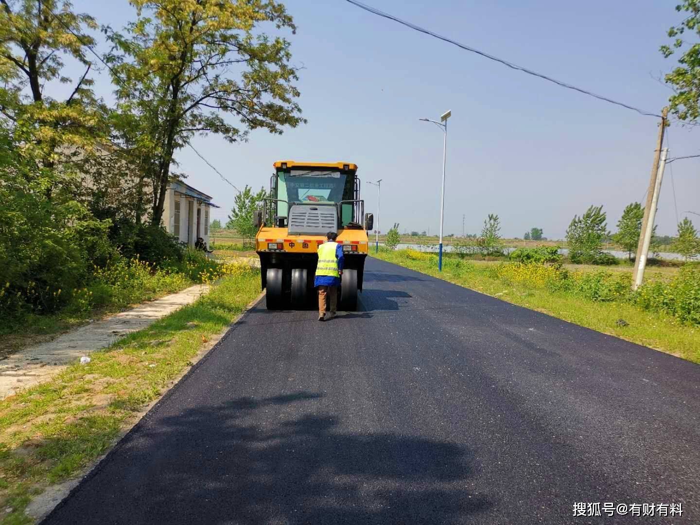 原创 农村修路最宽才“3.5”米?明明很窄,为何都不扩宽?原因找到了6