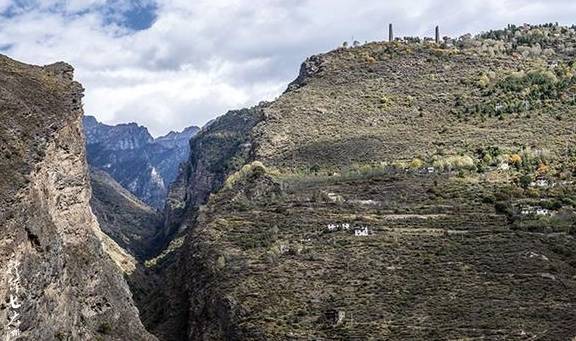 原创 「四川」列入“世界预备遗产名录”的藏、羌碉楼与村寨（一）8