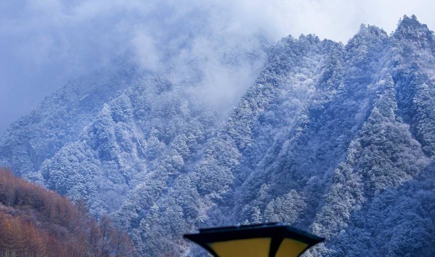 原创 卧龙关冰瀑，号称完爆虎牙，只因这里生活着大熊猫和雪豹吗2