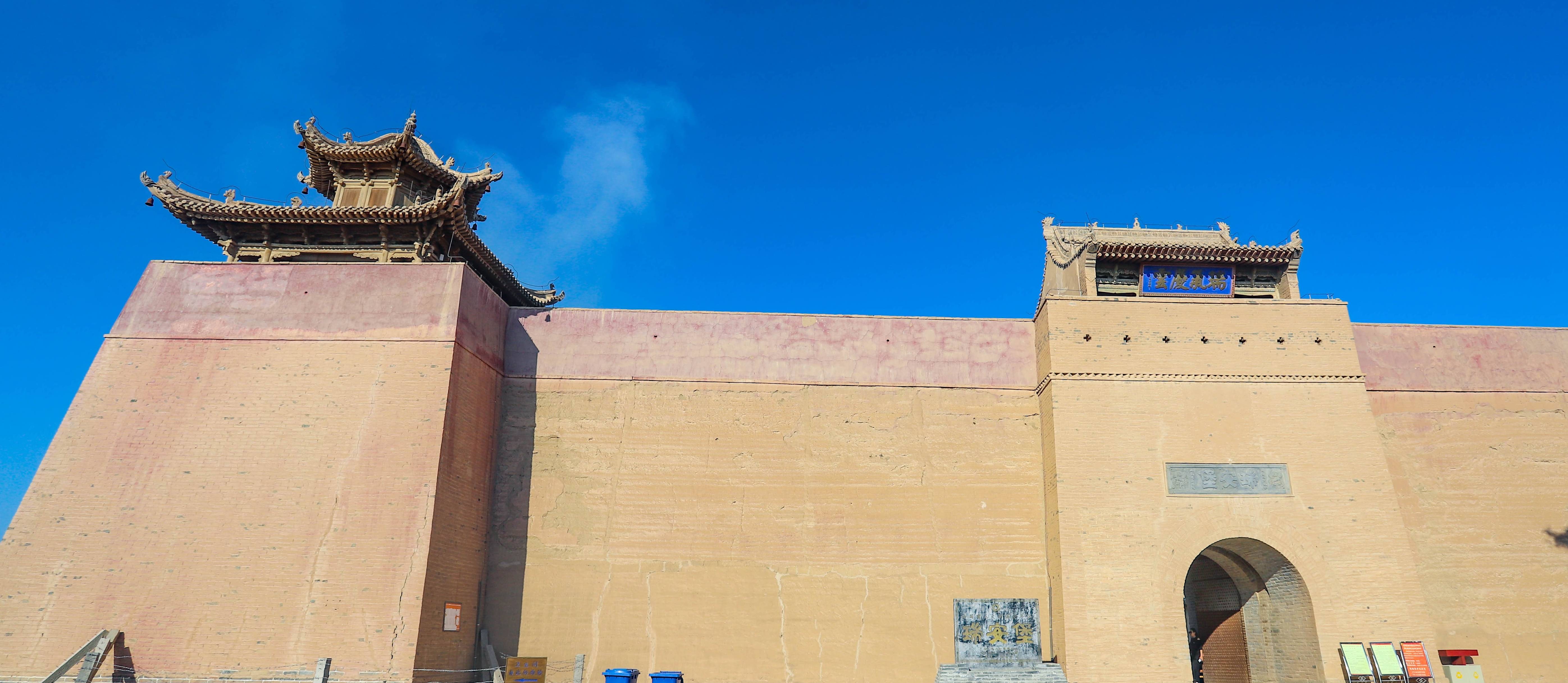 原创 甘肃沙漠边缘低调的古代堡垒,神秘莫测令人向往,如今却不为人知1