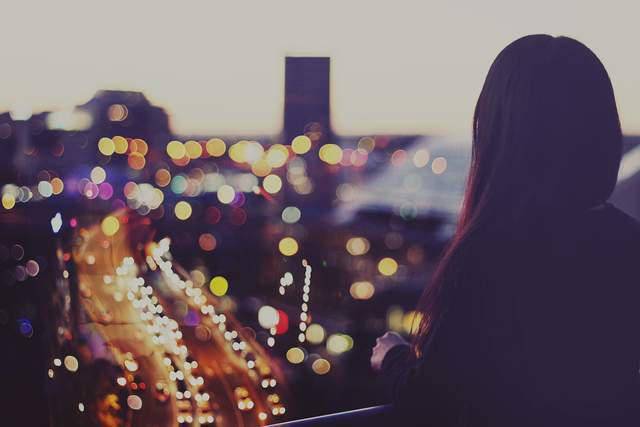 独居生意经:小户型楼盘畅销,一人食火爆,有人找陪玩月花上万元1