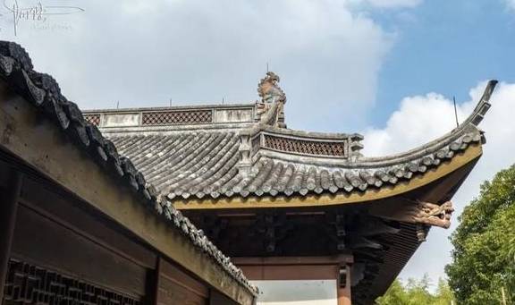 原创 牙医年入百万,公司资不抵债,瑞尔如何争夺“港股牙科第一股”?1