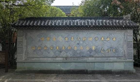 原创 牙医年入百万,公司资不抵债,瑞尔如何争夺“港股牙科第一股”?3