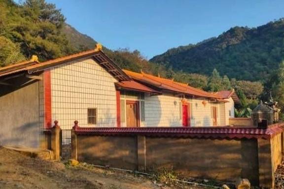 原创 梅州蕉岭县皇佑庵,步伐蹒跚的老人每天上山来看庙,图什么?1