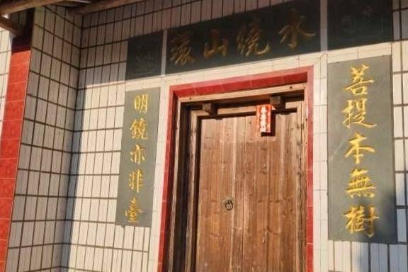 原创 梅州蕉岭县皇佑庵,步伐蹒跚的老人每天上山来看庙,图什么?4