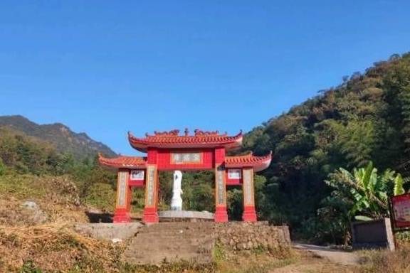 原创 梅州蕉岭县皇佑庵,步伐蹒跚的老人每天上山来看庙,图什么?7