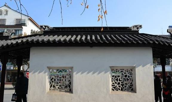 原创 苏州的公交站太好看了,个个像江南园林,外地人羡慕不已3