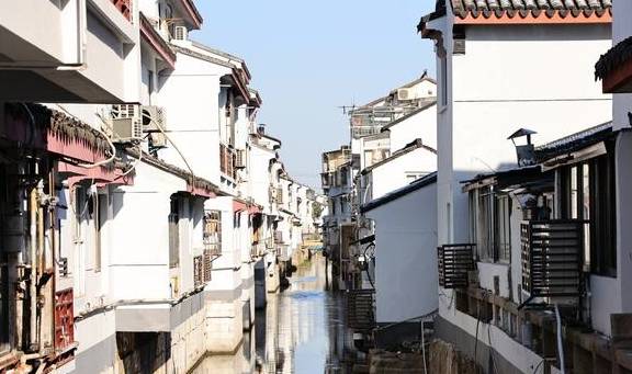 原创 苏州的公交站太好看了,个个像江南园林,外地人羡慕不已9