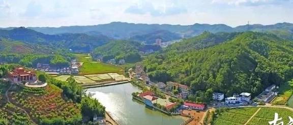 原创 江西有处天然氧吧景区,以月亮文化为主题,内有江西第一高瀑布3