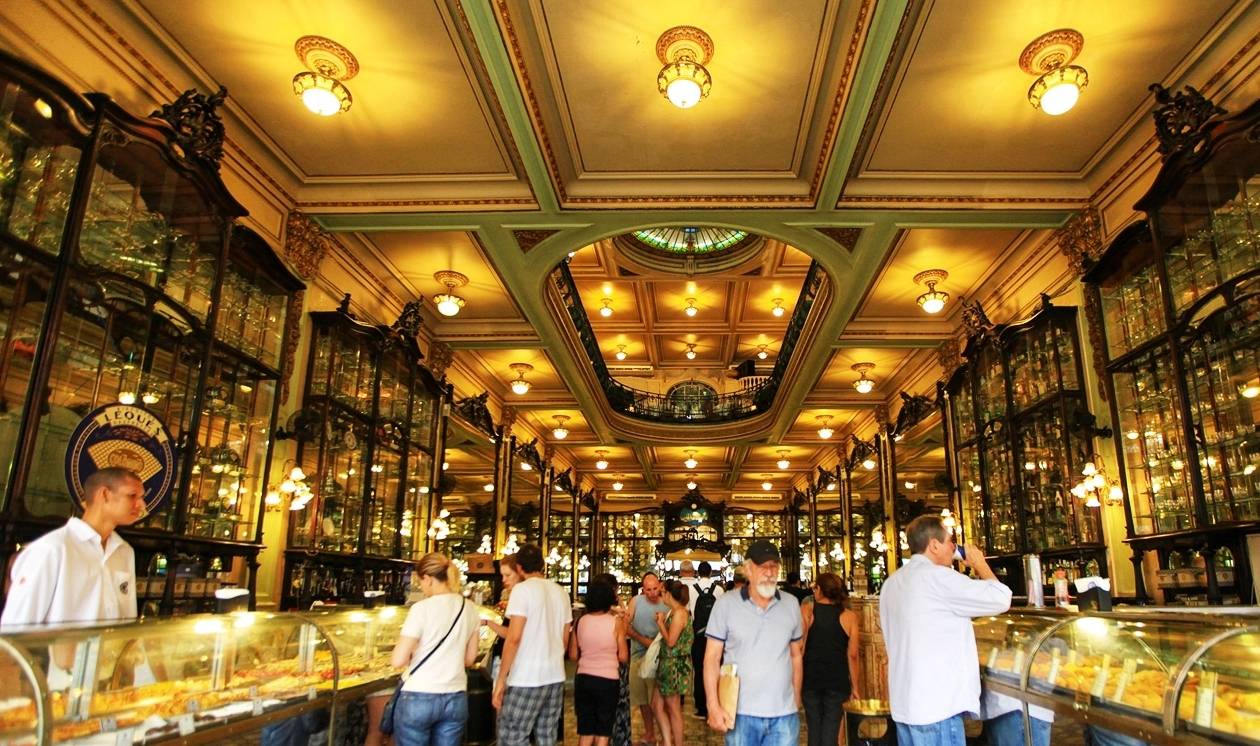 原创 巴西世界最美咖啡馆卖世上最甜甜点,百年不衰,因为生活太苦?11